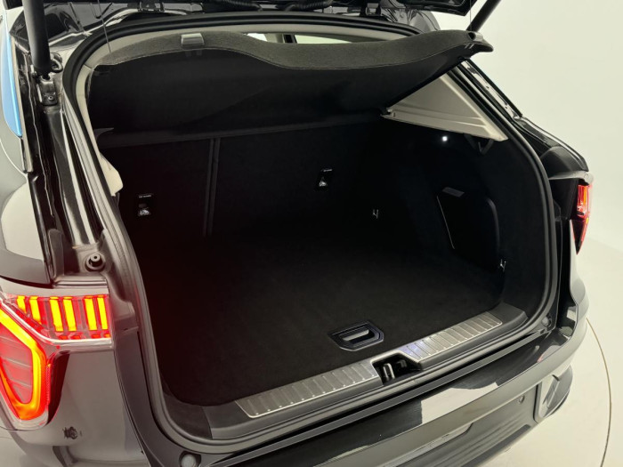 Lynk & Co 01 PHEV DCT AUT