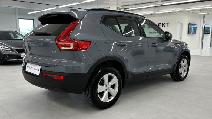 Volvo XC40 T2 CORE AUT REZERVACE