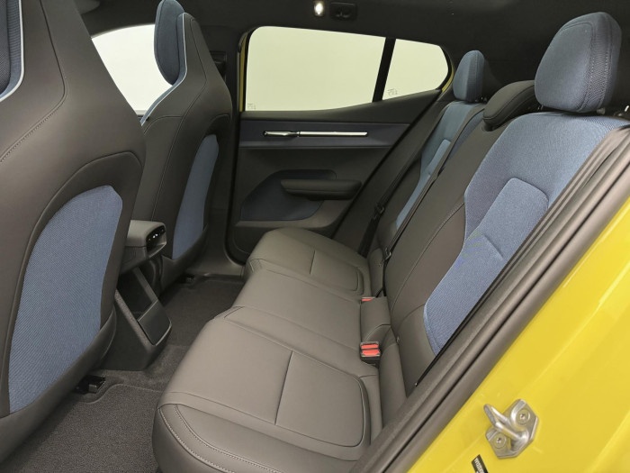 Volvo EX30 PURE ELECTRIC AWD TWIN ULTRA