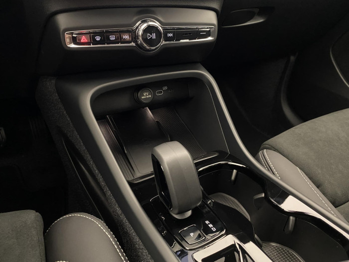 Volvo XC40 B3 AUT PLUS BLACK EDITION