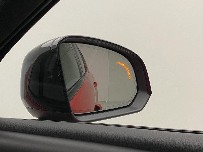 Volvo XC40 B4 DARK ULTRA AUT CZ 1.maj