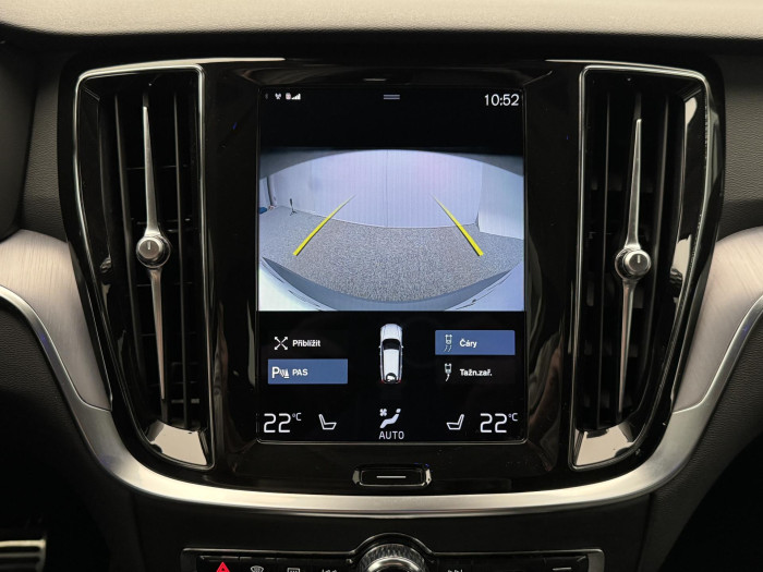 Volvo V60 B4 MOMENTUM PRO AUT CZ 1.maj. 2.0 Momentum