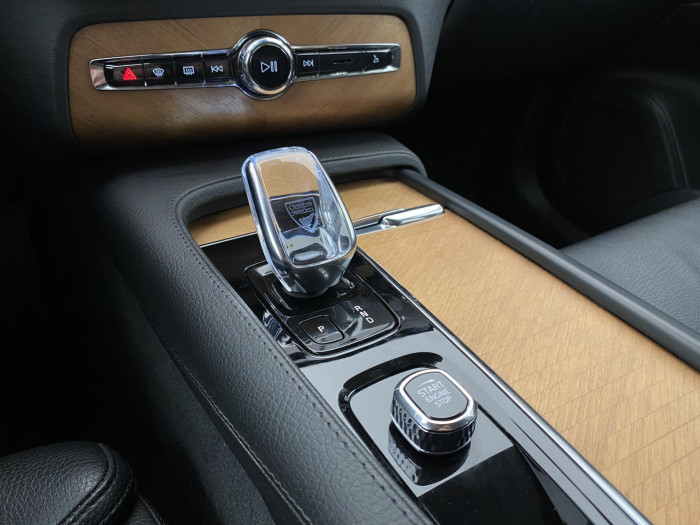 Volvo XC90 B5 AWD INSCRIPTION AUT CZ 7m