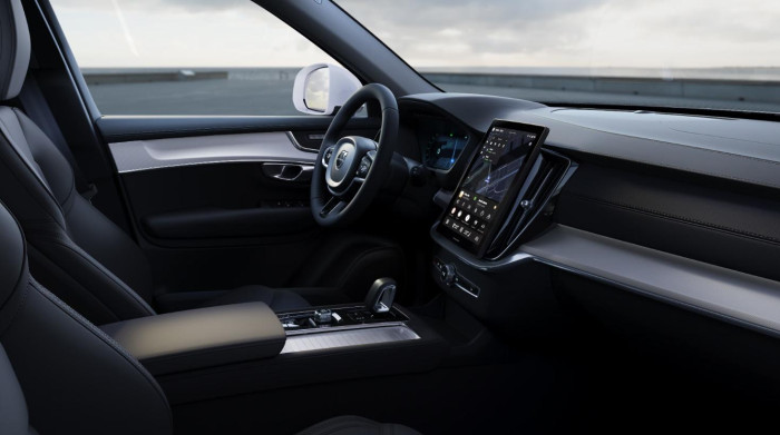 Volvo XC90 T8 AWD RECHARGE CORE 7míst AUT