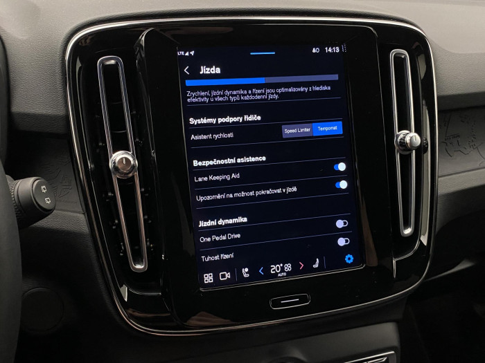 Volvo XC40 CORE SINGLE MOTOR RECHARGE