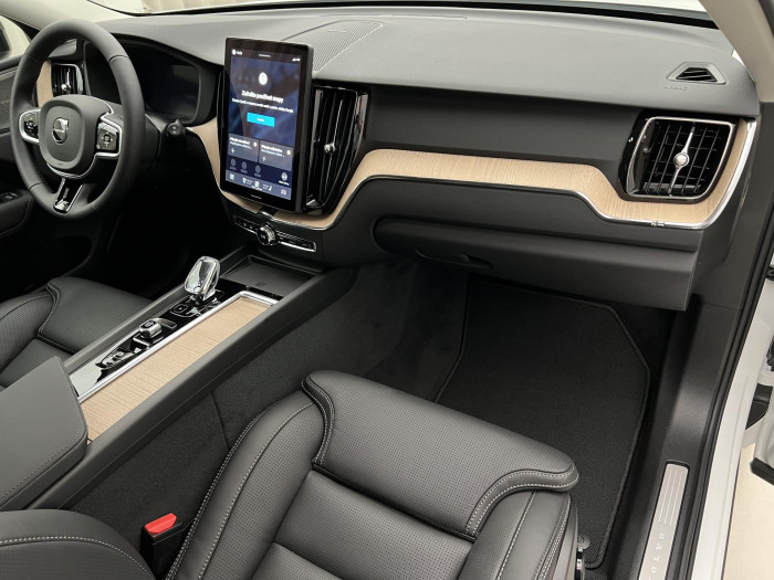 Volvo XC60 B5 AWD AUT DARK PLUS