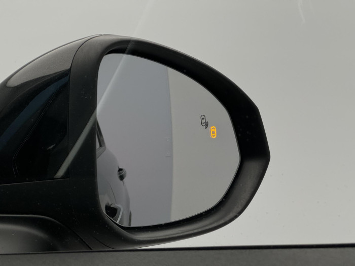 Lynk & Co 01 PHEV DCT AUT REZERVACE