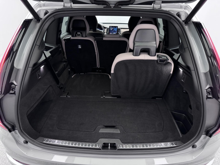 Volvo XC90 B5 AWD CORE AUT CZ 1.maj