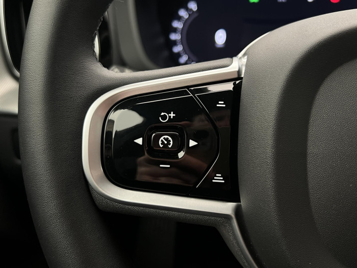 Volvo XC60 B5 AWD R-DESIGN AUT 1.maj.