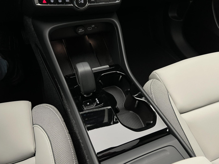 Volvo EX40 ULTRA SINGLE MOTOR EXT. RANGE