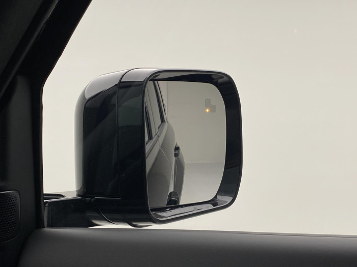 Land Rover Defender OCTA BLACK P635