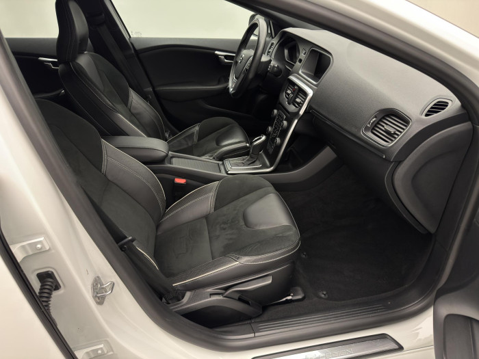 Volvo V40 T3 R-DESIGN AUT