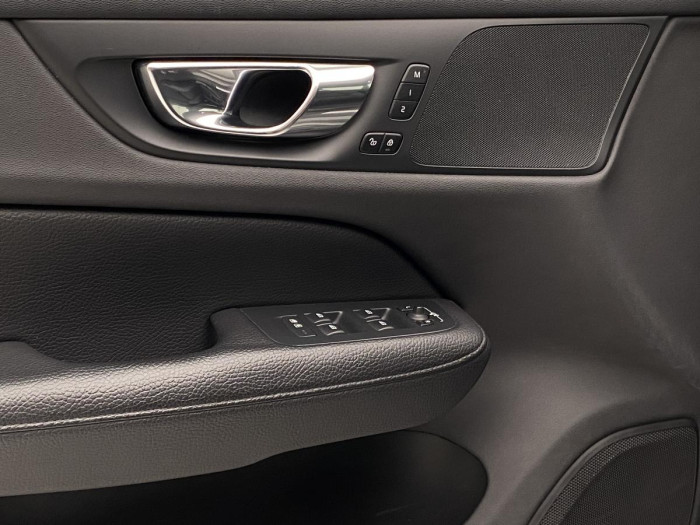 Volvo V60 D4 INSCRIPTION AUT REZERVACE 2.0 d