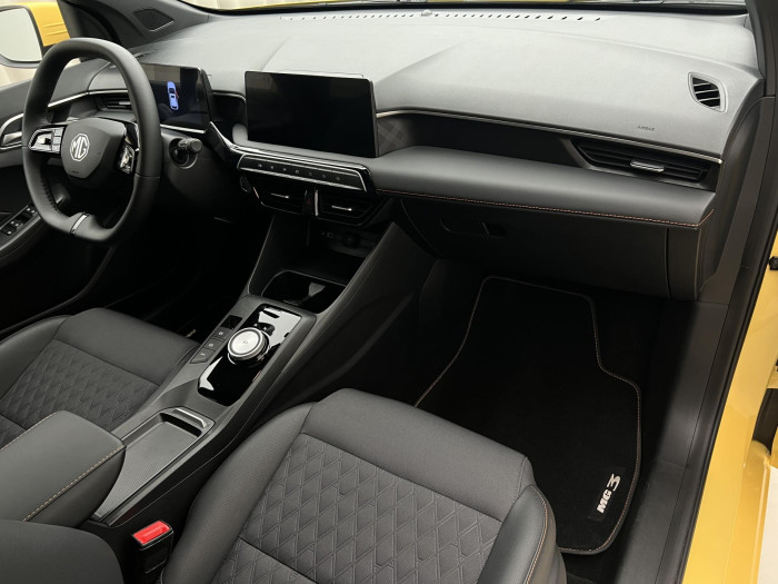 MG MG3 EXCLUSIVE HYBRID+ AUT CZ 1.maj 1.5 Exclusive