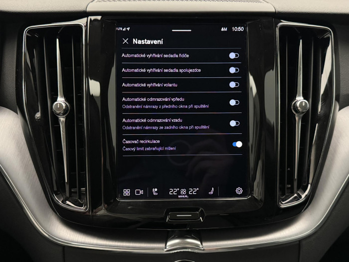 Volvo XC60 B4 AWD MOMENTUM PRO CZ 2.0 Momentum