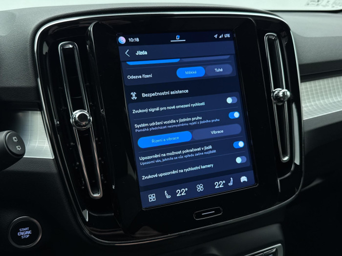 Volvo XC40 B3 CORE AUT CZ