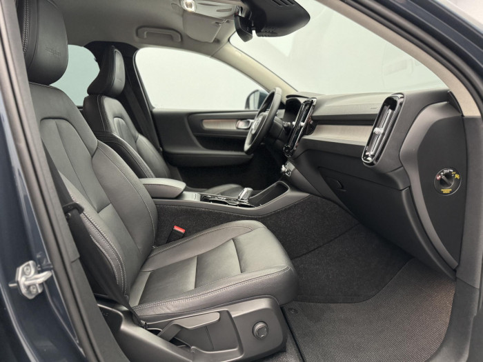 Volvo XC40 T4 AWD INSCRIPTION CZ 1.maj