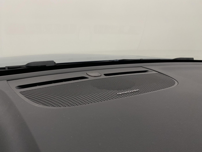 Volvo XC40 B4 AWD MOMENTUM REZERVACE 2.0 Momentum