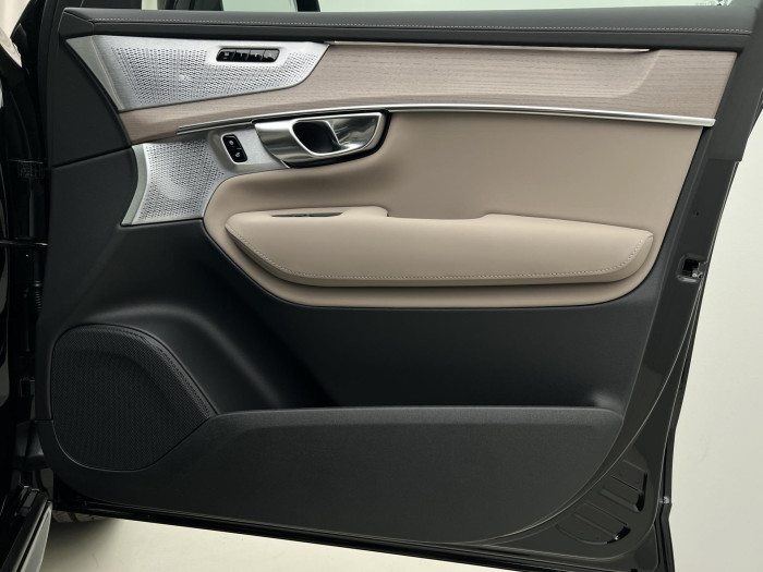 Volvo XC90 T8 AWD RECHARGE DARK PLUS AUT