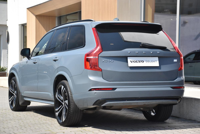 Volvo XC90 T8 AWD RECHARGE REZERVACE