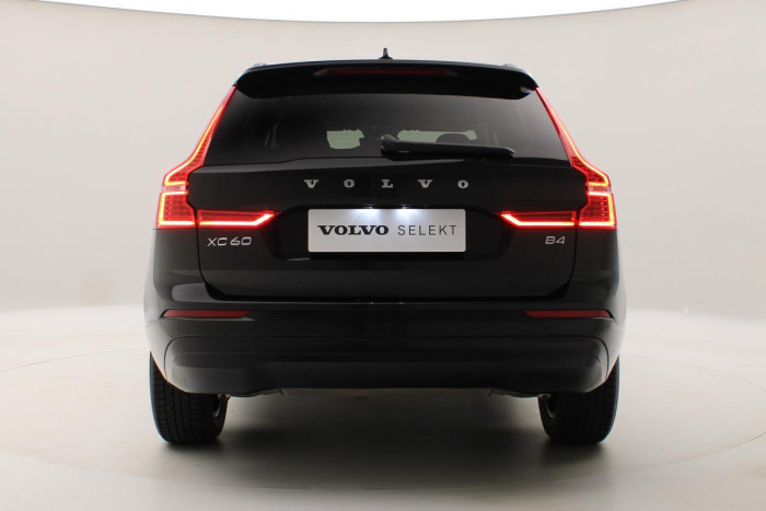 Volvo XC60 B4 MOMENTUM AUT CZ REZERVACE 2.0 Momentum