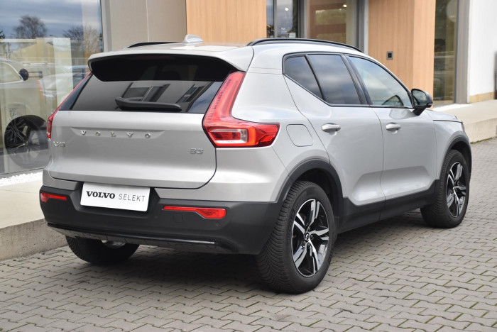 Volvo XC40 B3 PLUS DARK AUT 1.maj CZ