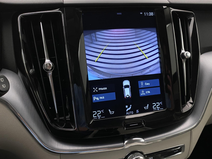 Volvo XC60 T5 AWD MOMENTUM AUT CZ 2.0 Momentum