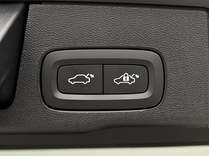 Volvo XC60 B5 AWD R-DESIGN AUT