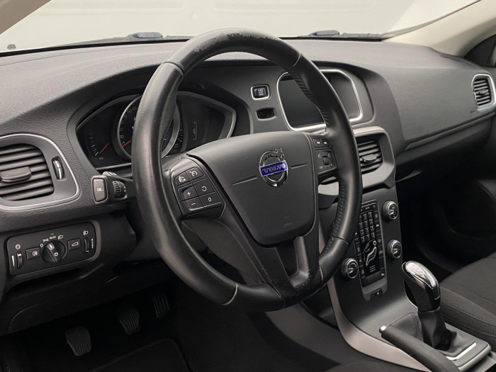 Volvo V40 D2 ES 2.0D 88kW TAŽNÉ 2.0 d d