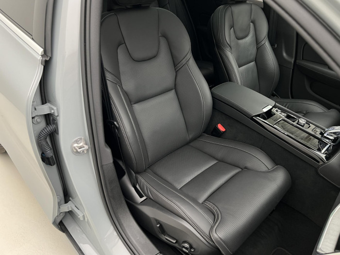 Volvo V60 T6 AWD RECHARGE ULTRA BRIGHT