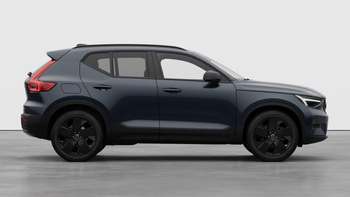 Volvo XC40 B3 AUT PLUS BLACK EDITION