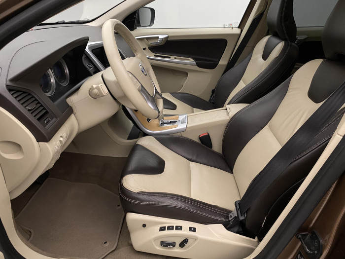 Volvo XC60 D5 AWD SUMMUM AUT CZ 2.4 d Summum