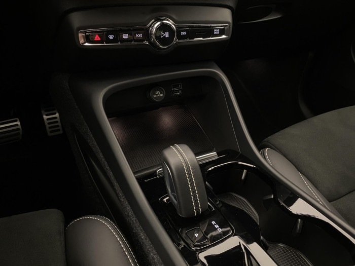 Volvo XC40 T3 R-DESIGN AUT 1.maj.