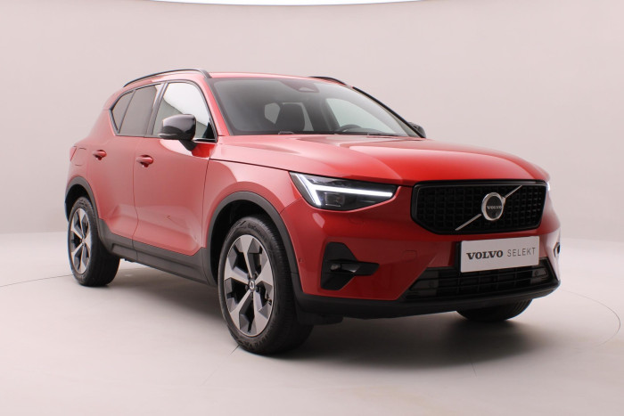 Volvo XC40 B3 DARK PLUS REZERVACE