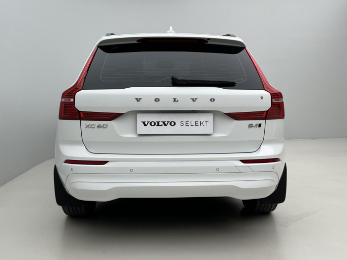 Volvo XC60 B4 AWD MOMENTUM PRO AUT CZ 2.0 Momentum