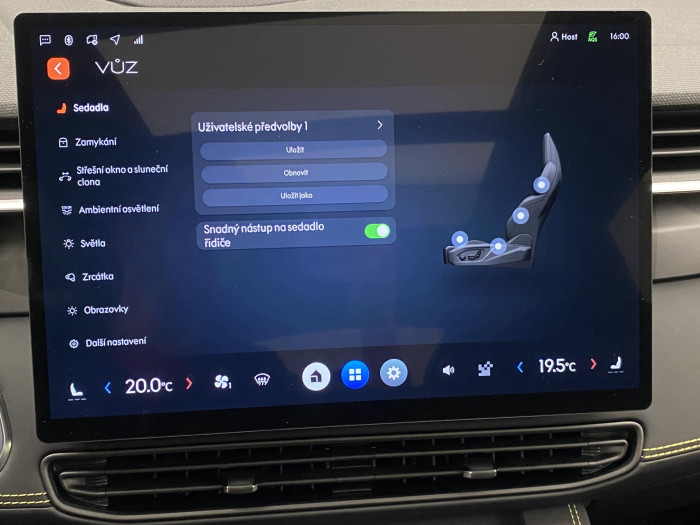 Lynk & Co 01 01 MORE PHEV DEMO