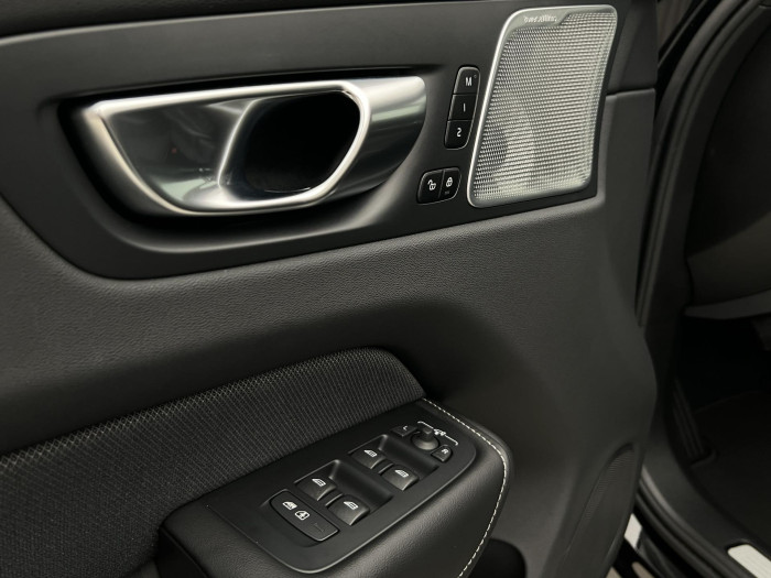 Volvo XC60 B5 AWD ULTRA BLACK EDITION AUT 2.0 Edition