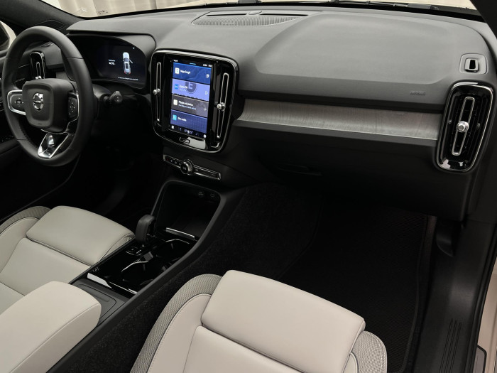 Volvo EX40 ULTRA SINGLE MOTOR EXT. RANGE