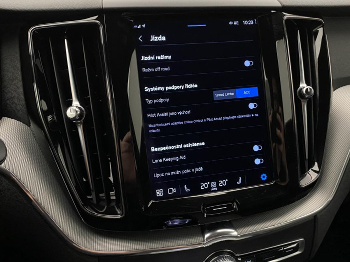 Volvo XC60 B4 PLUS BRIGHT AUT REZERVACE 2.0 Plus