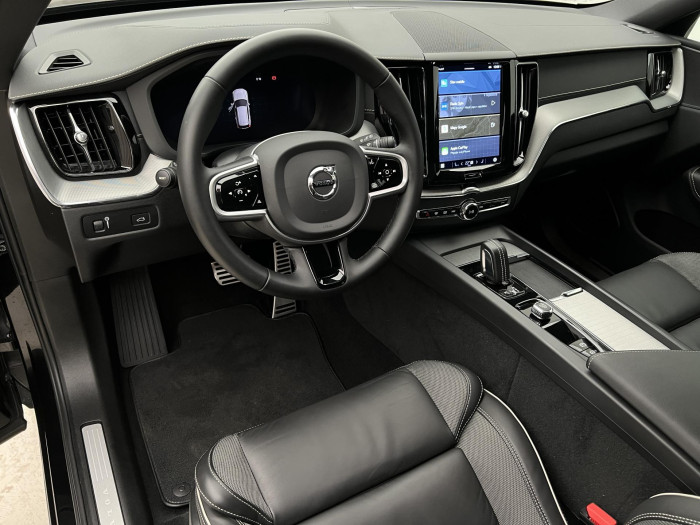 Volvo XC60 B5 AWD R-DESIGN AUT