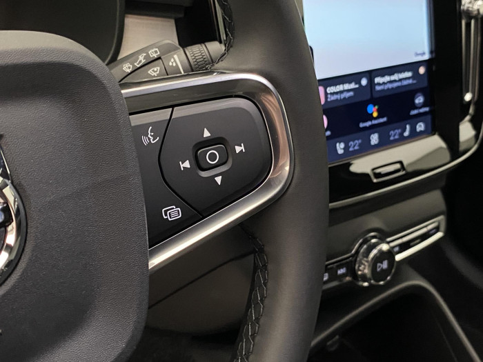 Volvo XC40 B3 AUT PLUS BLACK EDITION