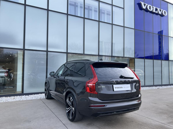 Volvo XC90 B5 AWD ULTIMATE DARK REZERVACE