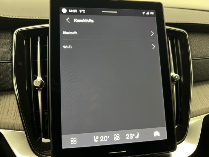 Volvo XC90 T8 AWD RECHARGE PLUS DARK CZ