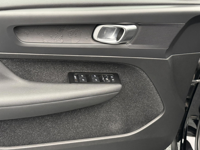 Volvo XC40 T2 MOMENTUM CORE CZ 1.5 Momentum