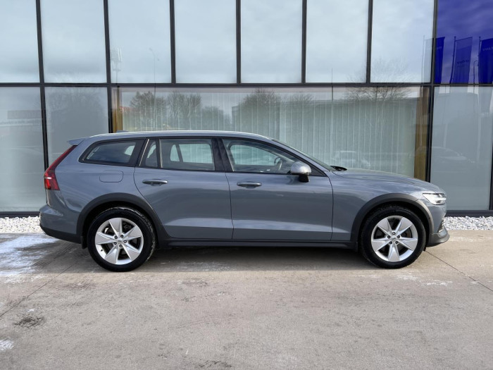 Volvo V60 CROSS COUNTRY B4 AWD Aut 1.maj