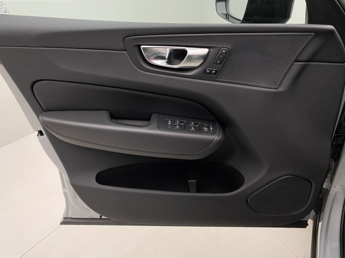 Volvo XC60 T6 AWD PLUG-IN DARK PLUS CZ