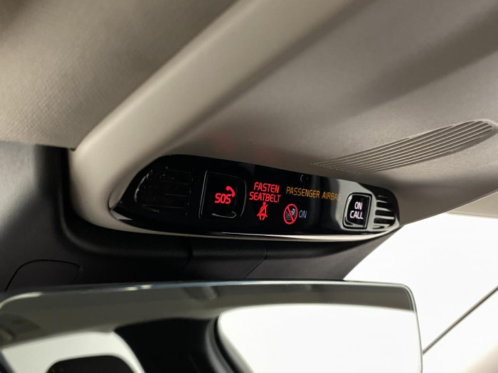 Volvo V60 B4 MOMENTUM AUT REZERVACE 2.0 Momentum