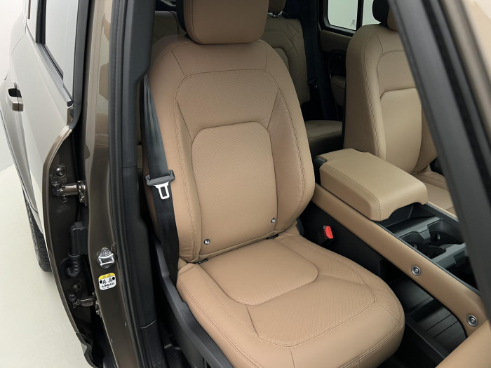 Land Rover Defender 110 D300 X-DYN. HSE REZERVACE 3.0 d