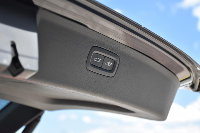 Volvo XC90 B5 AWD INSCRIPTION REZERVACE