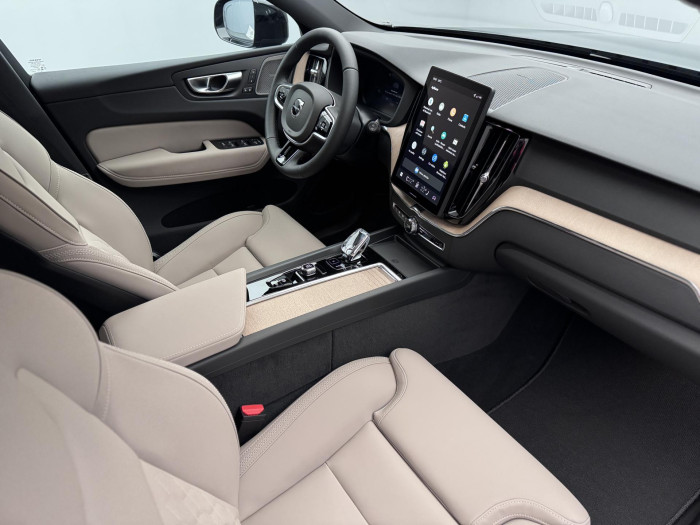 Volvo XC60 T6 AWD AUT DARK PLUS